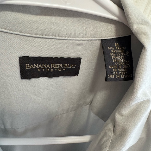 Banana Republic Men's Light Gray Button Down Shirt - Picture 2 of 2